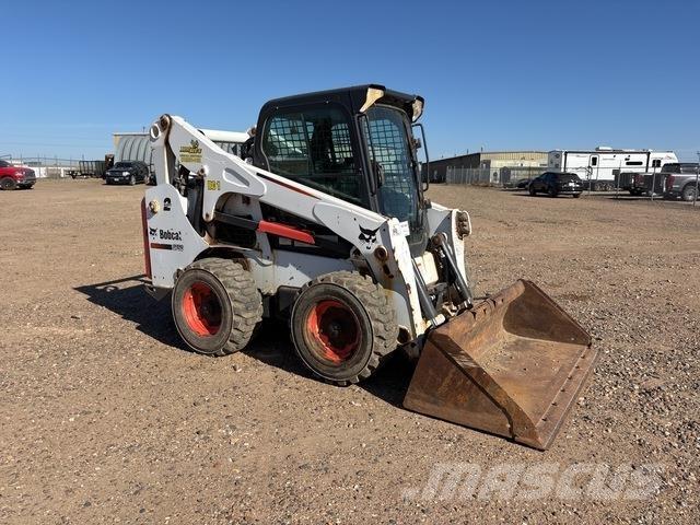 Bobcat S750 Smykem řízené nakladače