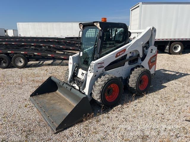 Bobcat S770 Smykem řízené nakladače