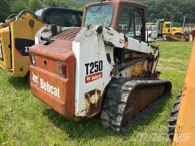Bobcat T250 Smykem řízené nakladače