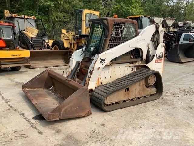 Bobcat T300 Smykem řízené nakladače