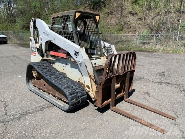 Bobcat T320 Smykem řízené nakladače