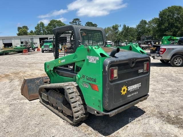 Bobcat T550 Smykem řízené nakladače