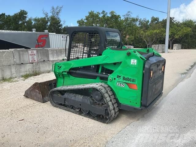 Bobcat T550 Smykem řízené nakladače