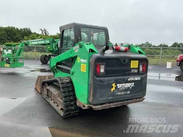 Bobcat T550 Smykem řízené nakladače