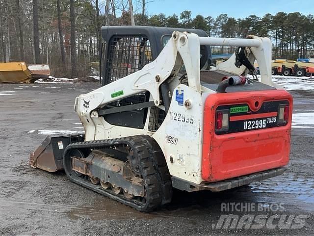 Bobcat T590 Smykem řízené nakladače