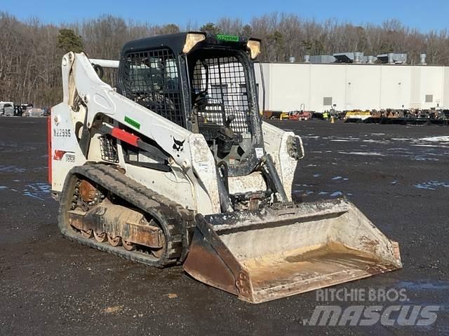 Bobcat T590 Smykem řízené nakladače