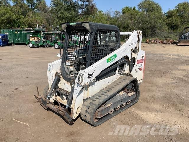 Bobcat T590 Smykem řízené nakladače