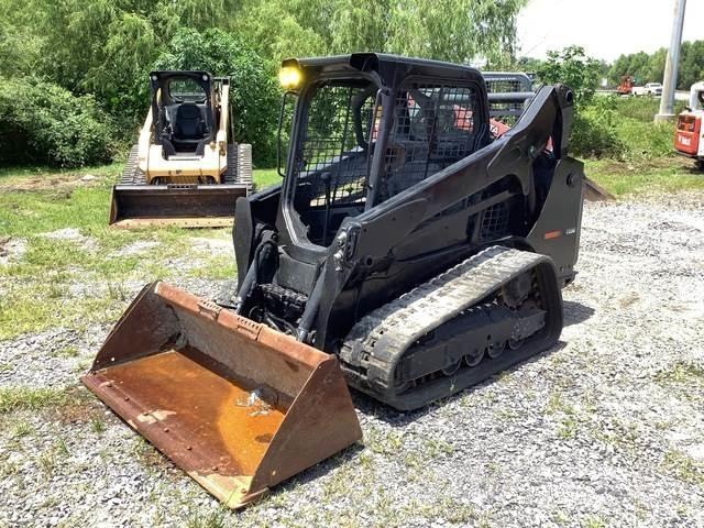 Bobcat T590 Smykem řízené nakladače