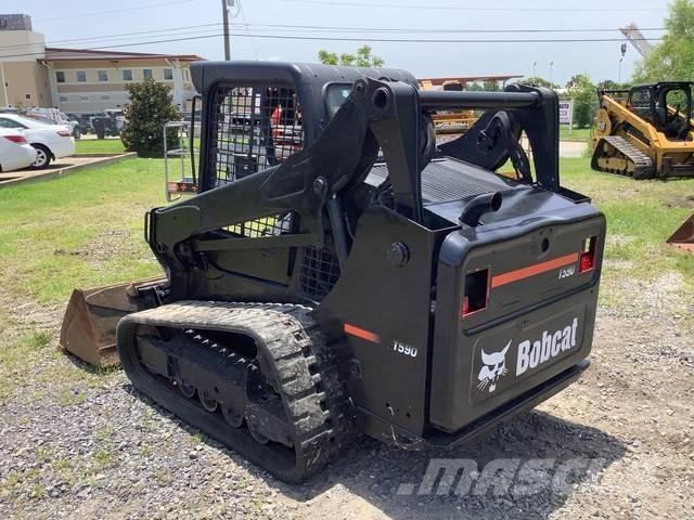 Bobcat T590 Smykem řízené nakladače