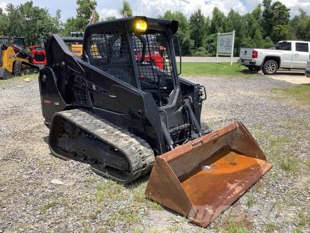 Bobcat T590 Smykem řízené nakladače