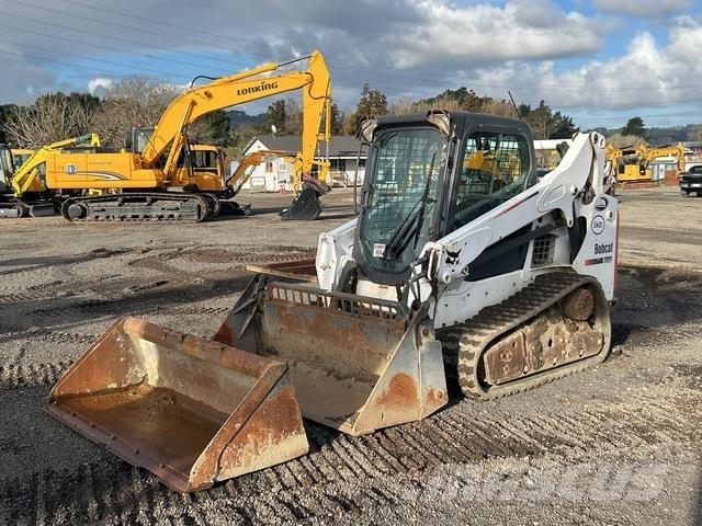 Bobcat T590 Smykem řízené nakladače