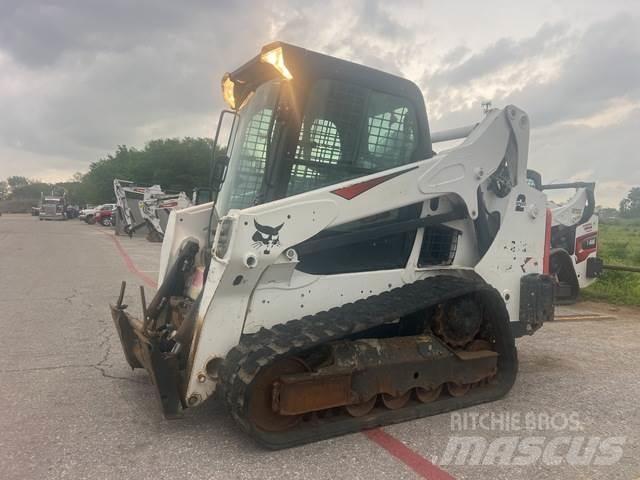 Bobcat T595 Smykem řízené nakladače