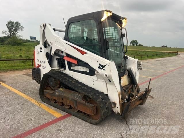 Bobcat T595 Smykem řízené nakladače
