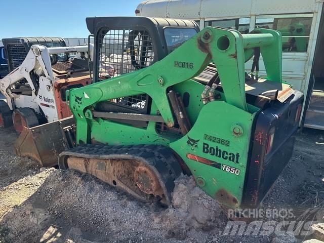Bobcat T650 Smykem řízené nakladače
