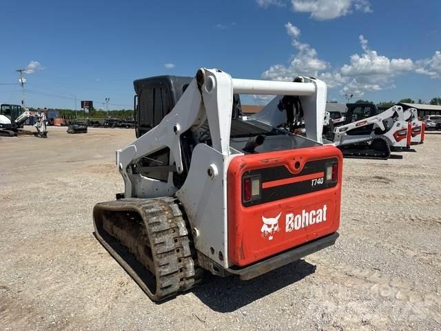 Bobcat T740 Smykem řízené nakladače