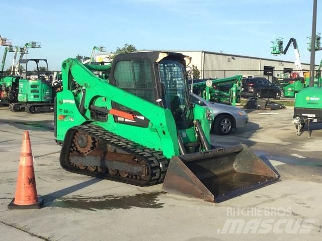 Bobcat T740 Smykem řízené nakladače