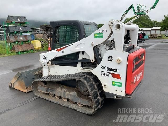 Bobcat T740 Smykem řízené nakladače