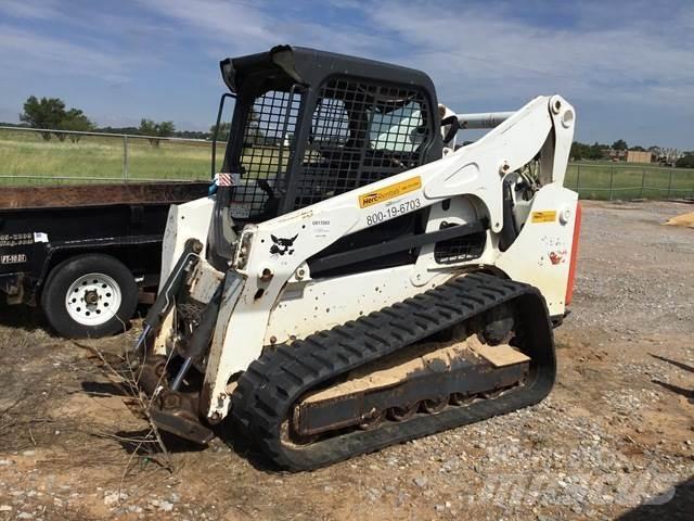 Bobcat T740 Smykem řízené nakladače