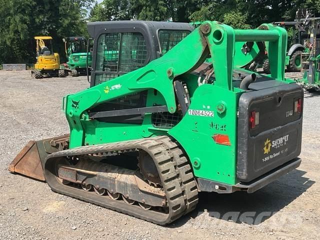 Bobcat T740 Smykem řízené nakladače