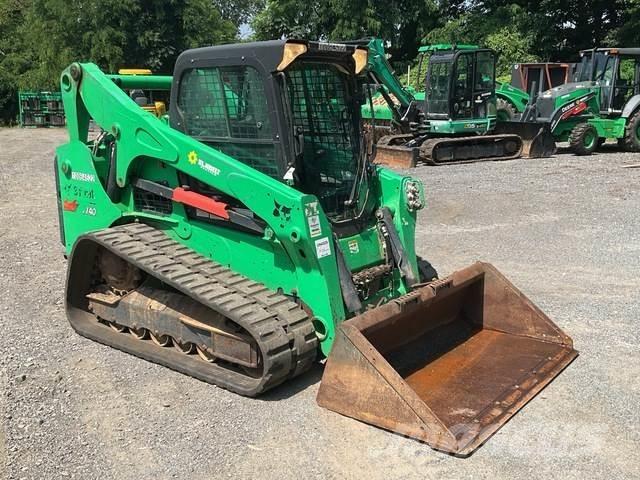 Bobcat T740 Smykem řízené nakladače