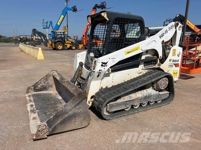 Bobcat T740 Smykem řízené nakladače