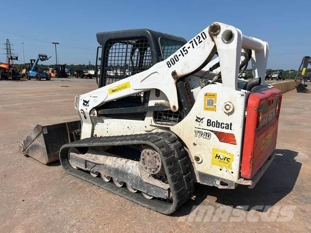 Bobcat T740 Smykem řízené nakladače