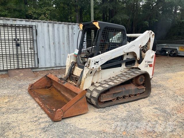 Bobcat T740 Smykem řízené nakladače