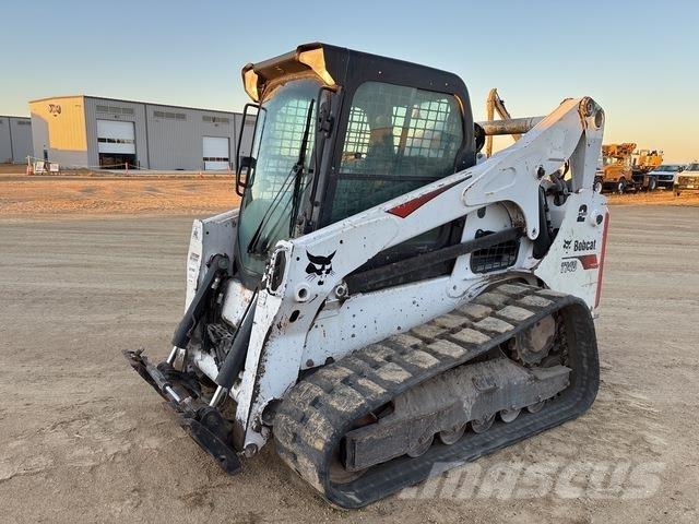 Bobcat T740 Smykem řízené nakladače