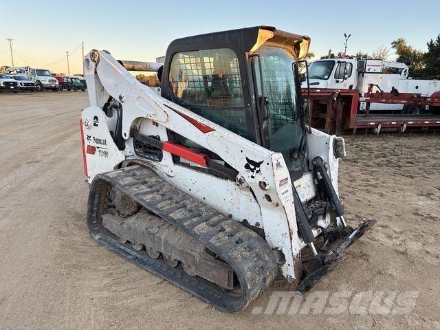 Bobcat T740 Smykem řízené nakladače