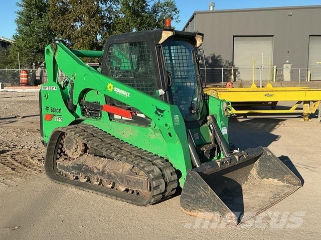 Bobcat T740 Smykem řízené nakladače