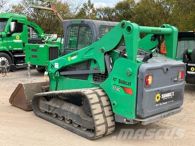Bobcat T740 Smykem řízené nakladače