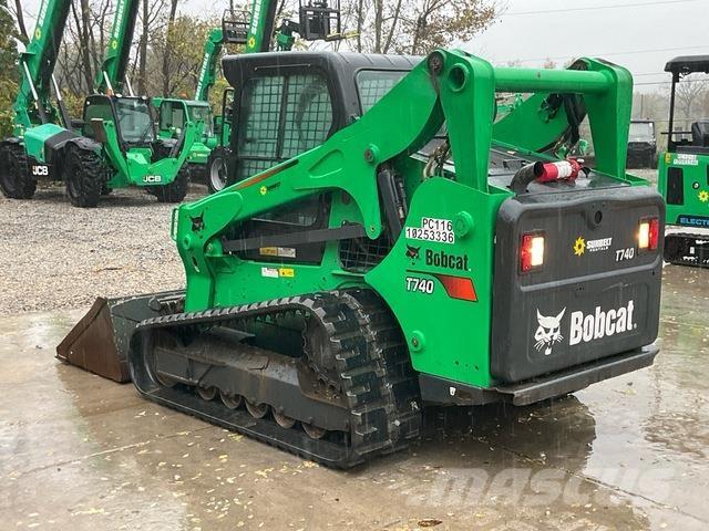 Bobcat T740 Smykem řízené nakladače