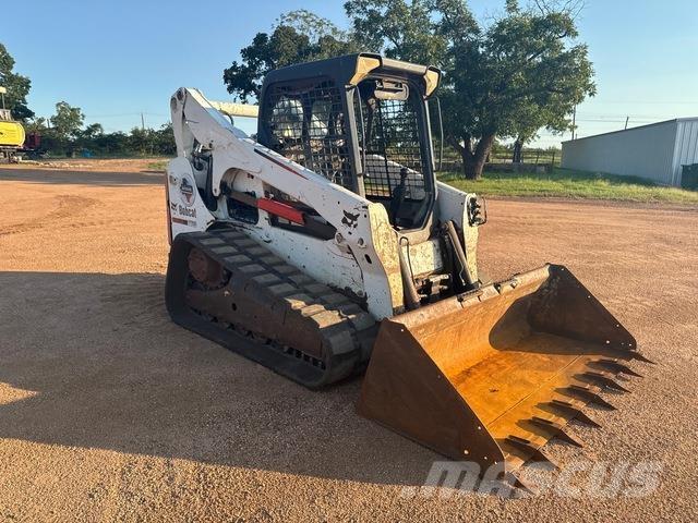 Bobcat T750 Smykem řízené nakladače