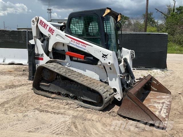 Bobcat T750 Smykem řízené nakladače