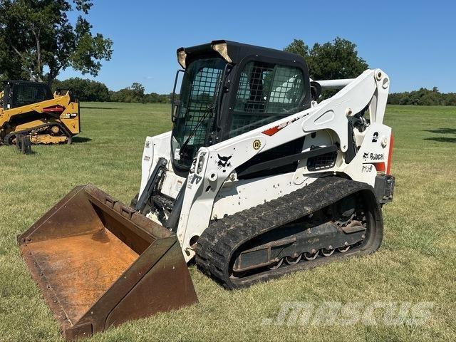 Bobcat T770 Smykem řízené nakladače