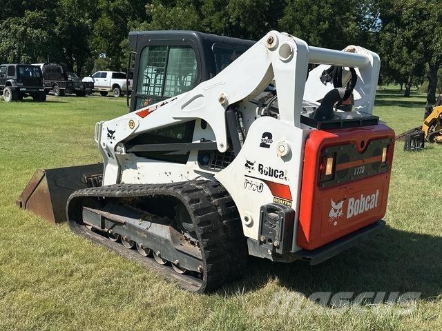 Bobcat T770 Smykem řízené nakladače