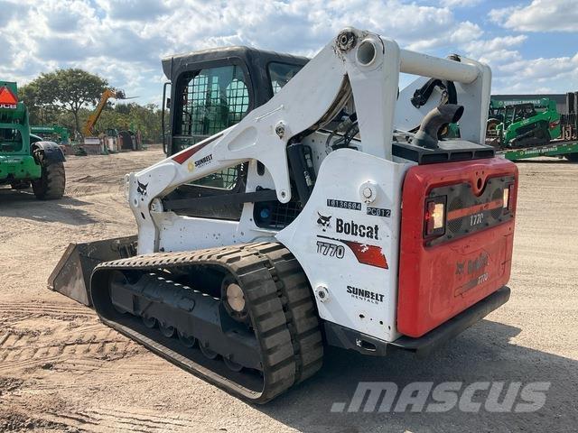 Bobcat T770 Smykem řízené nakladače