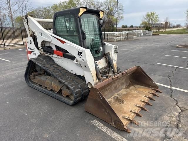 Bobcat T870 Smykem řízené nakladače
