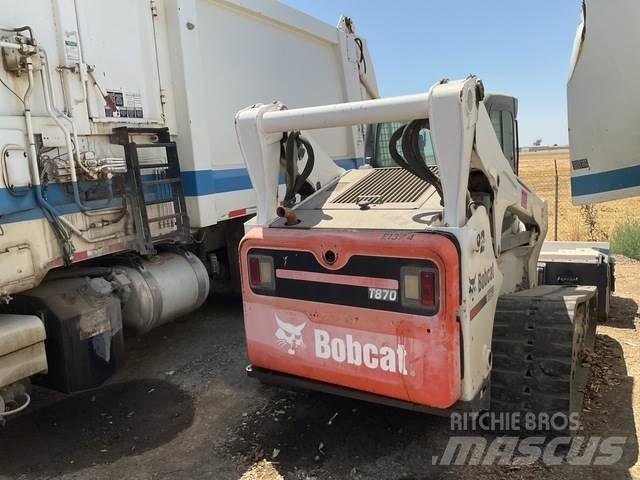 Bobcat T870 Smykem řízené nakladače