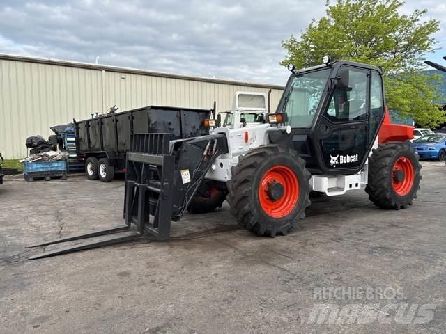 Bobcat V723 Teleskopické manipulátory