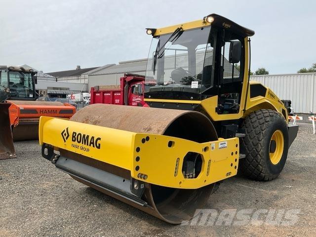 Bomag BW211 D Tahačové válce