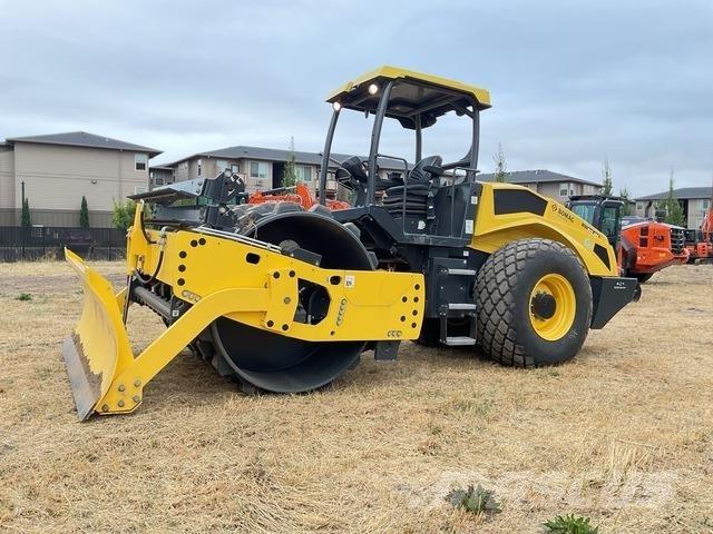 Bomag BW213DH Tahačové válce