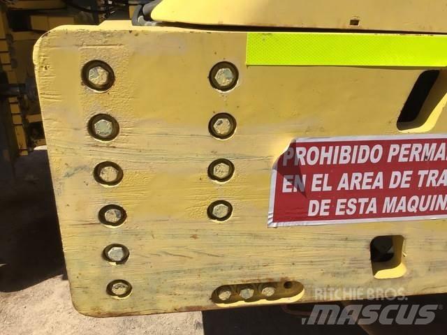 Bomag BW219DH-4 Tahačové válce