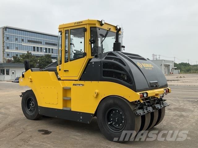 Bomag BW24RH Kombinované válce