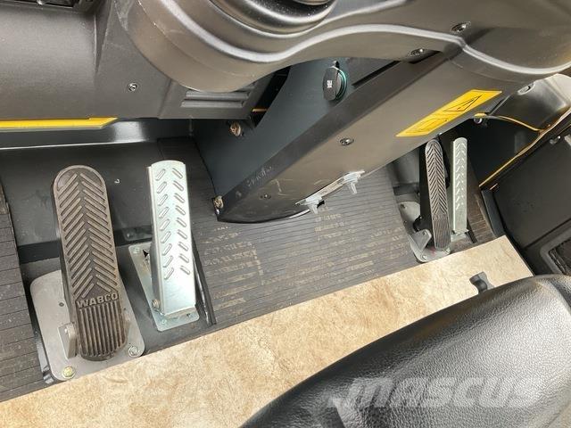 Bomag BW24RH Kombinované válce