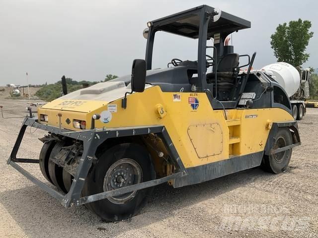 Bomag BW27RH Pneumatikové válce