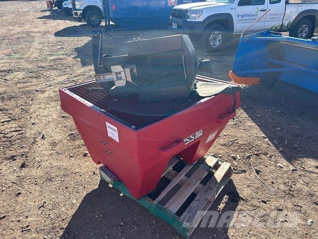 Boss  Sypače písku a soli