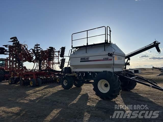 Bourgault 5710 Mechanické secí stroje