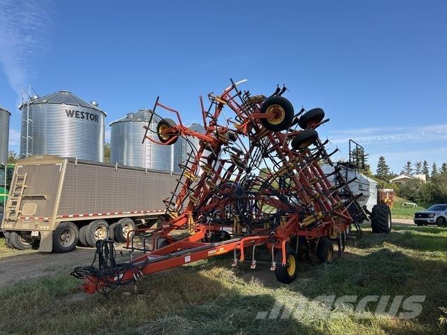 Bourgault 8810 Mechanické secí stroje