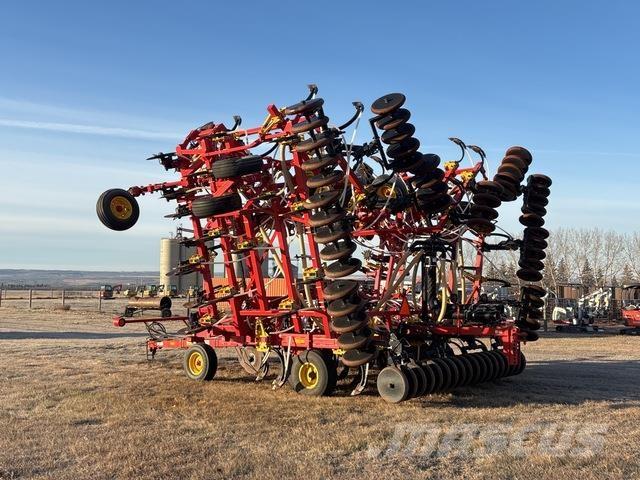 Bourgault 8810 Mechanické secí stroje